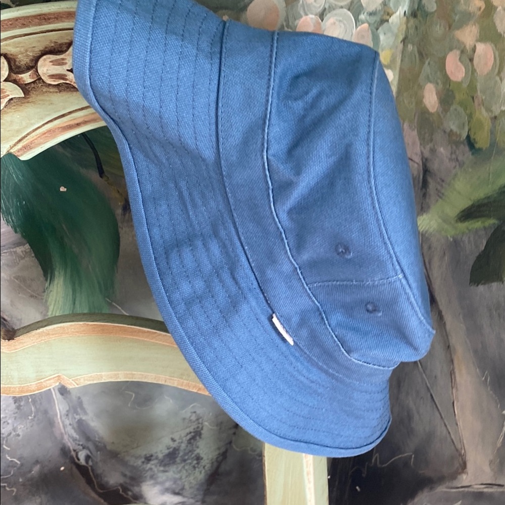 Tilley Blue Outdoor Hat - Kids Size Medium - Picture 5 of 5